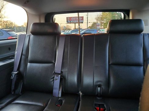 Used 2013 GMC Yukon XL Denali image 17