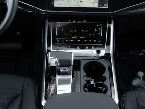 Certified 2025 Audi Q7 3.0T Premium Plus w/ Premium Plus Package image 17