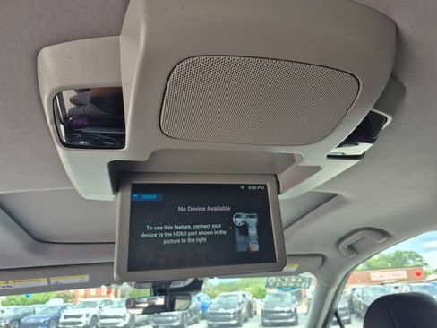 Used 2022 Honda Pilot Touring image 17