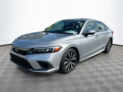 Used 2022 Honda Civic EX image 3