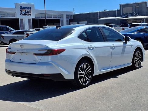 Used 2025 Toyota Camry XLE w/ Premium Plus Package image 7