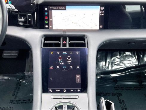 Used 2022 Porsche Taycan image 9