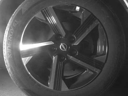 Used 2025 Nissan Sentra SV image 13