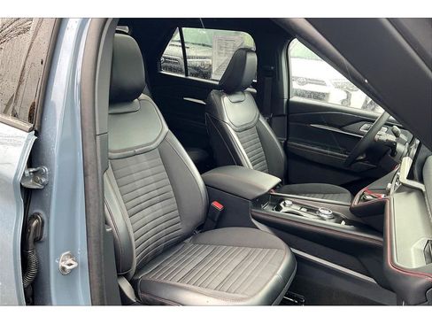 Used 2025 Ford Explorer ST-Line image 7