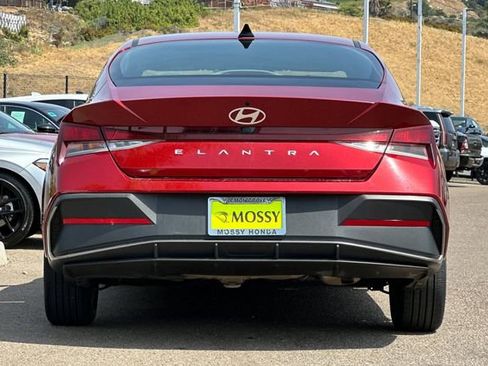 Used 2024 Hyundai Elantra SEL image 6