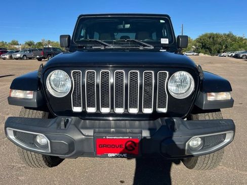Used 2018 Jeep Wrangler Unlimited Sahara AWD/4WD image 9