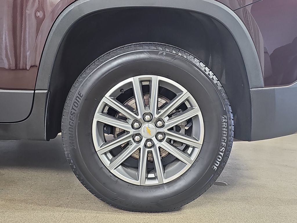 Certified 2023 Chevrolet Traverse LT FWD image 39