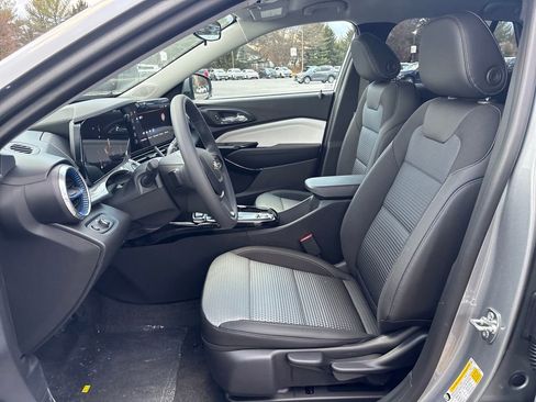 New 2026 Chevrolet Trax LT image 9