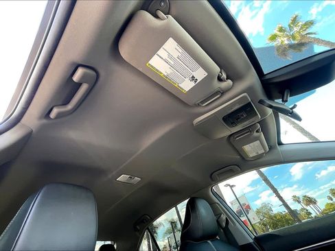 Used 2024 Toyota Camry SE image 14