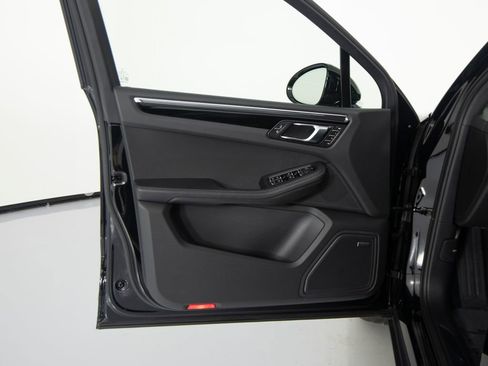 New 2026 Porsche Macan AWD/4WD image 19