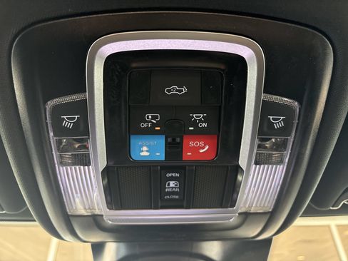 New 2026 RAM 3500 Laramie AWD/4WD image 21
