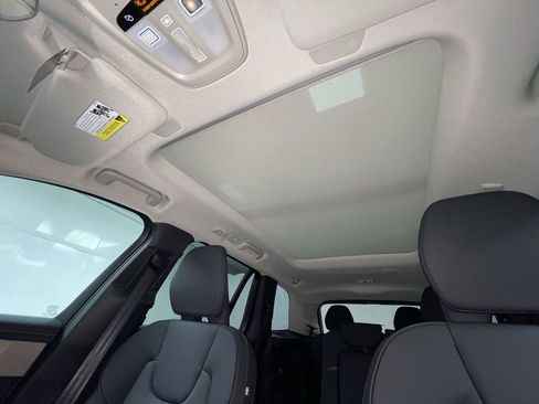 New 2025 Volvo XC90 T8 Core w/ Climate Package image 7