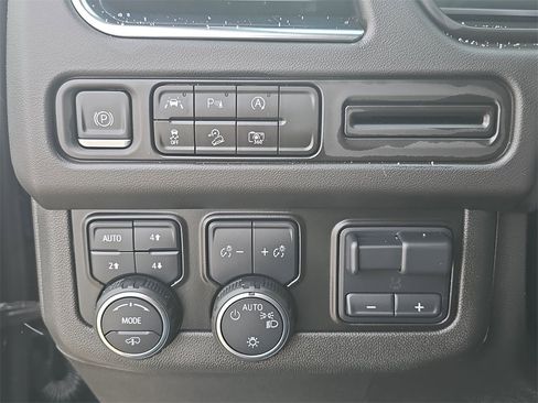 Certified 2024 Chevrolet Tahoe Z71 w/ Z71 Off-Road Package image 18