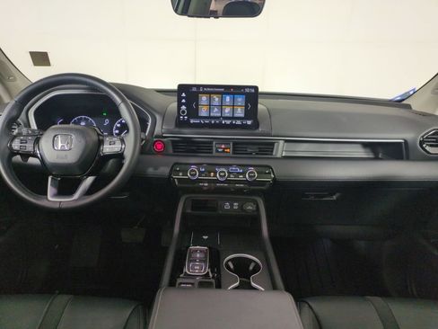 Used 2024 Honda Pilot Touring image 16