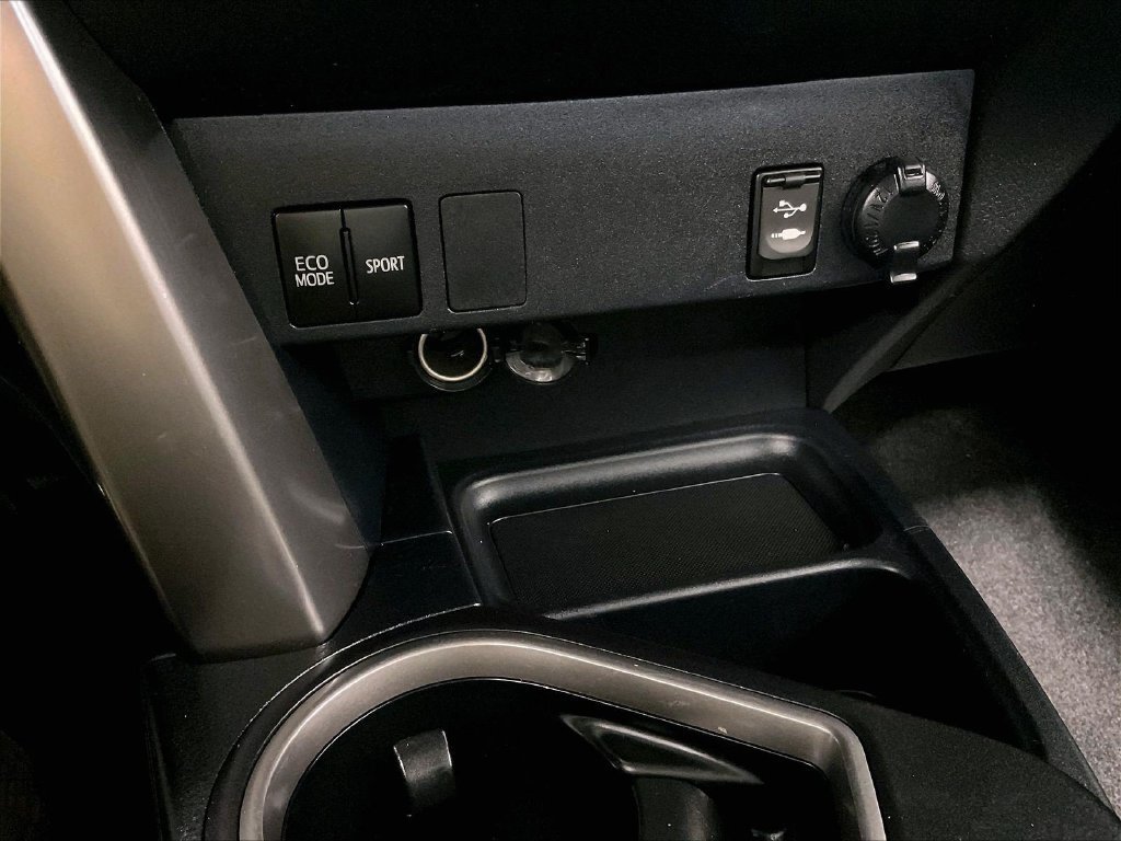 Used 2017 Toyota RAV4 LE AWD/4WD image 27