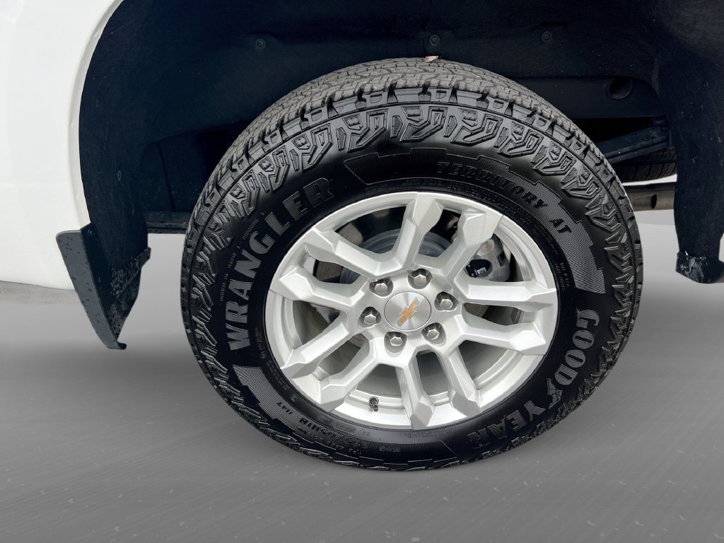 Used 2026 Chevrolet Silverado 1500 LT AWD/4WD image 24