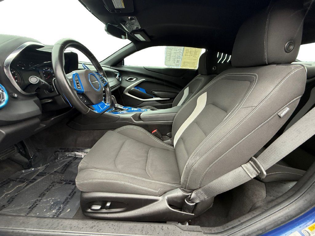 Used 2020 Chevrolet Camaro LS RWD image 9