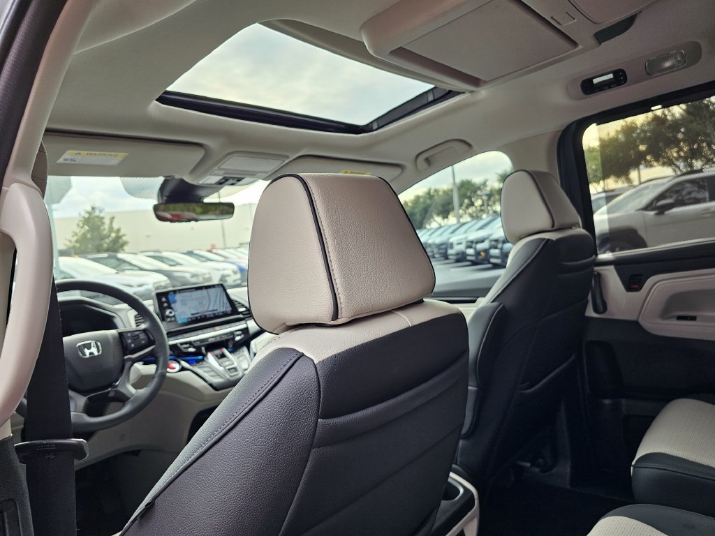 Used 2026 Honda Odyssey Elite image 17