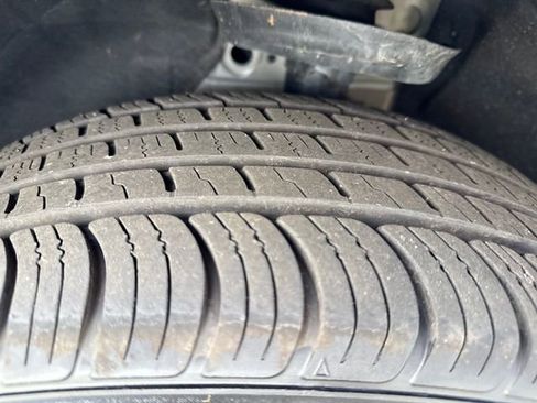 Certified 2024 Chevrolet Equinox LT image 32