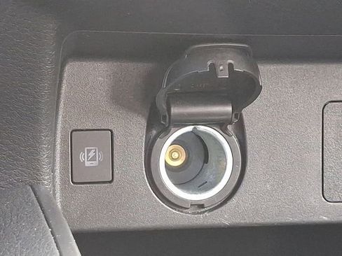 Used 2025 Nissan Versa SV image 24