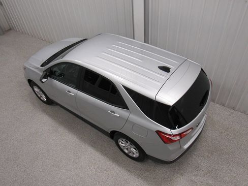 Used 2021 Chevrolet Equinox LS w/ LS Convenience Package image 6