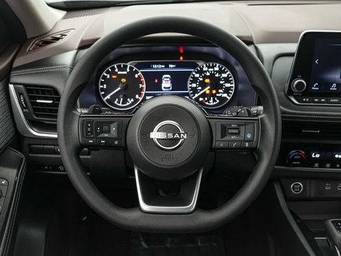 Used 2023 Nissan Rogue SV AWD/4WD image 13
