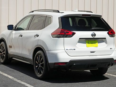 Used 2017 Nissan Rogue SV FWD image 45