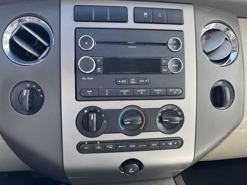 Used 2010 Ford Expedition XLT AWD/4WD image 22
