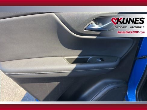 Used 2025 Chevrolet Blazer LT image 40