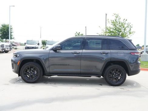 New 2026 Jeep Grand Cherokee Altitude AWD/4WD image 6