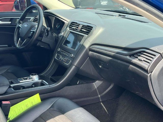 Used 2018 Ford Fusion SE w/ Equipment Group 201A FWD image 24
