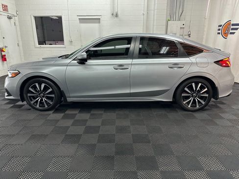 Used 2024 Honda Civic EX-L image 6