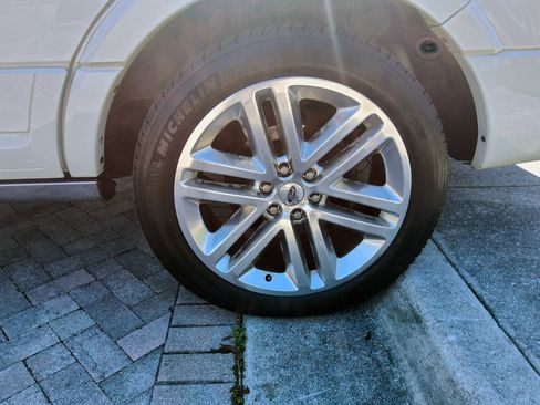 Used 2017 Ford Expedition Platinum RWD image 50