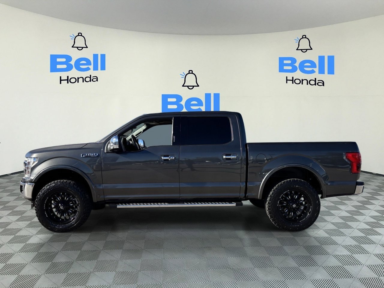 Used 2019 Ford F150 Lariat w/ Equipment Group 502A Luxury AWD/4WD image 2