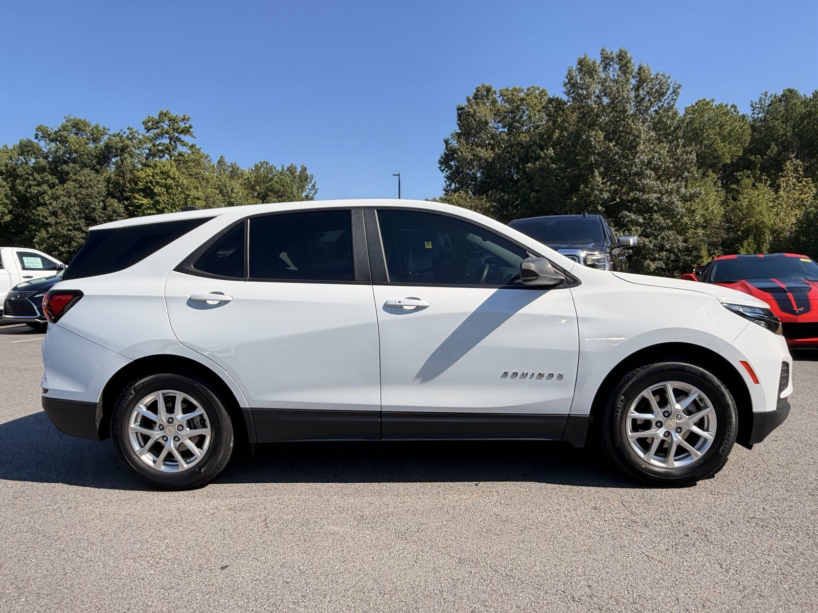 Used 2022 Chevrolet Equinox LS FWD image 13