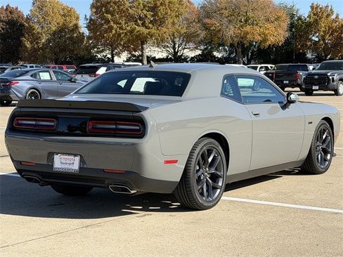 Used 2023 Dodge Challenger R/T w/ Plus Package image 4