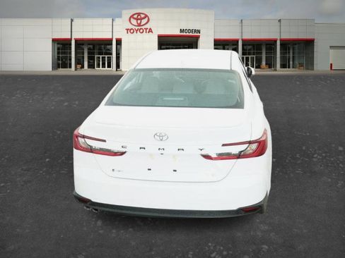 New 2026 Toyota Camry SE image 7