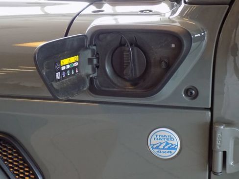 Certified 2022 Jeep Wrangler Unlimited Sahara AWD/4WD image 36