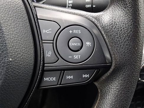 Certified 2021 Toyota RAV4 LE AWD/4WD image 21