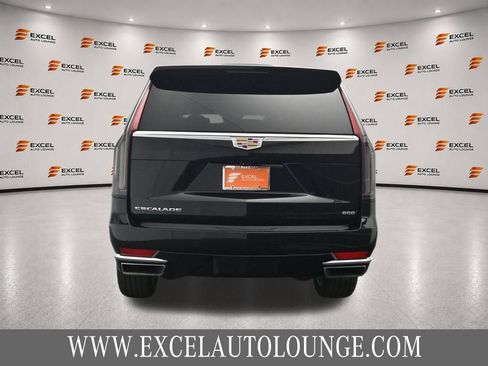 Used 2022 Cadillac Escalade ESV Premium Luxury AWD/4WD image 4