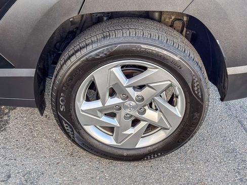 Used 2024 Hyundai Kona SE image 12