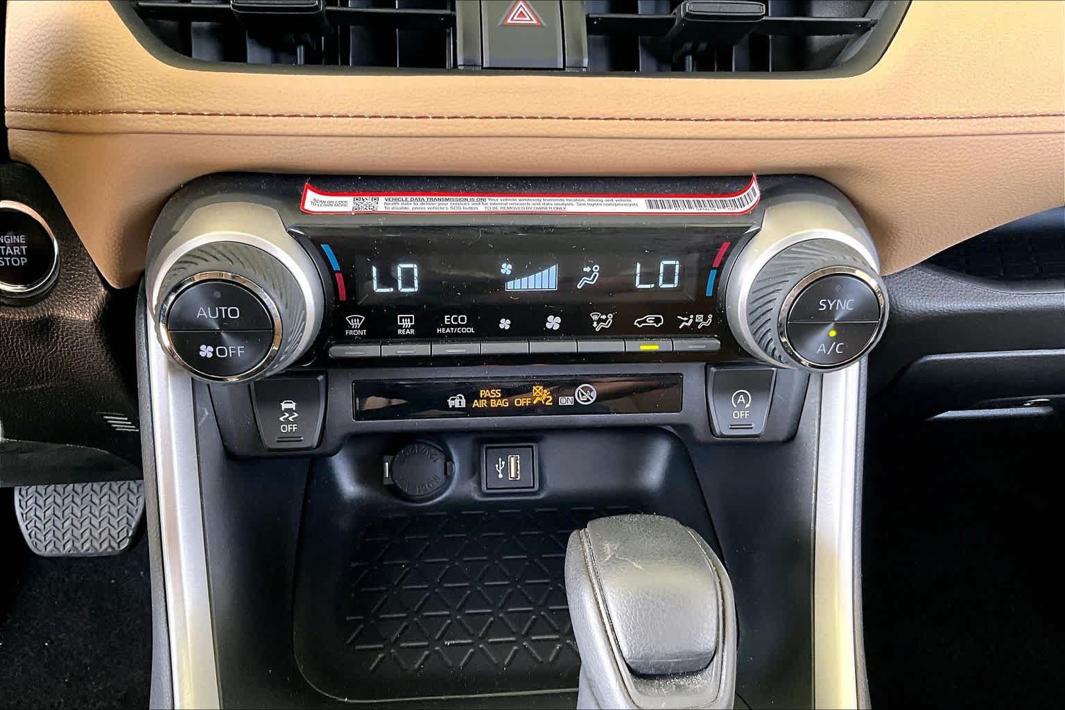 Used 2024 Toyota RAV4 XLE w/ Convenience Package FWD image 33