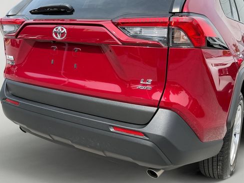 Used 2024 Toyota RAV4 LE AWD/4WD image 10