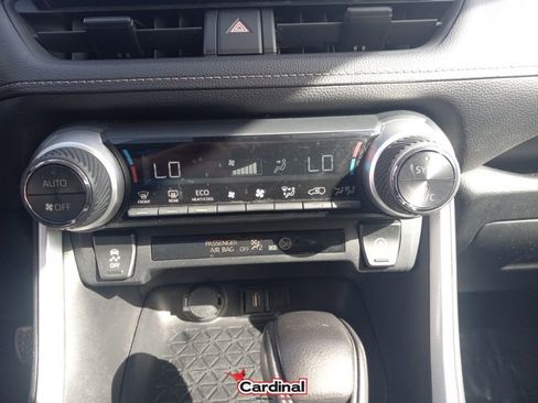 Used 2021 Toyota RAV4 XLE image 33