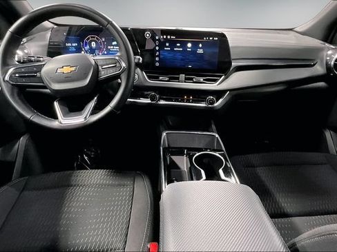 Used 2025 Chevrolet Equinox LT FWD image 8