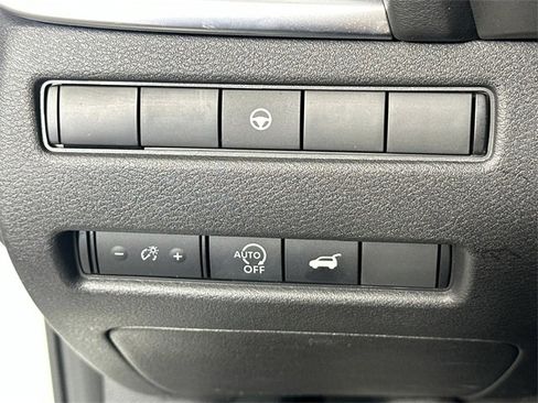 Used 2023 Nissan Rogue SV w/ SV Premium B Package image 24