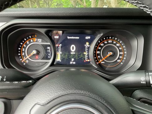 New 2025 Jeep Gladiator Sport image 21