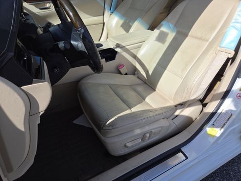 Used 2014 Lexus ES 350 w/ Luxury Package FWD image 25