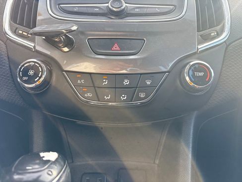 Used 2019 Chevrolet Cruze LS FWD image 22