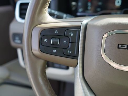 Used 2023 GMC Yukon Denali w/ Advanced Technology Package AWD/4WD image 19